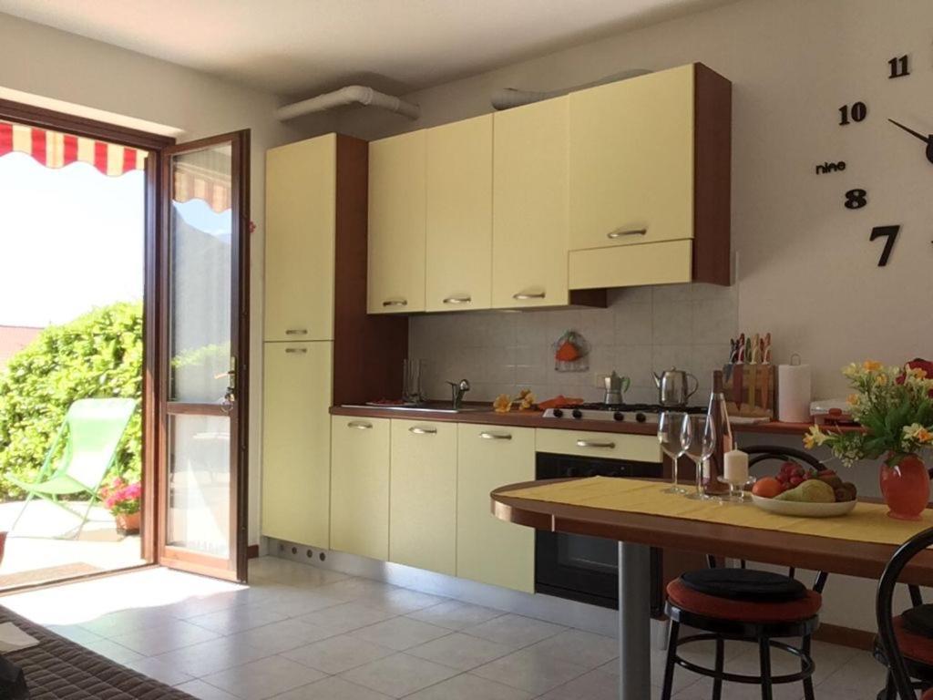 Irina'S House With View On Like And Swimming Pool Apartment Riva di Solto Exterior photo